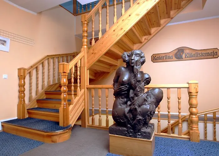 卡塔利纳宾馆 *