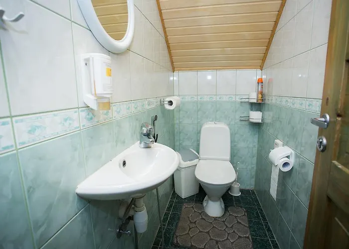 卡塔利纳宾馆 *